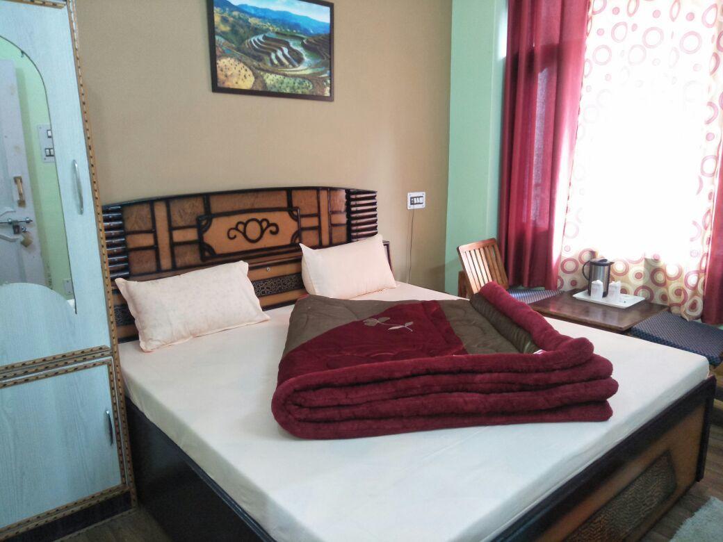 Hotel Mansarovar Banjār Zewnętrze zdjęcie